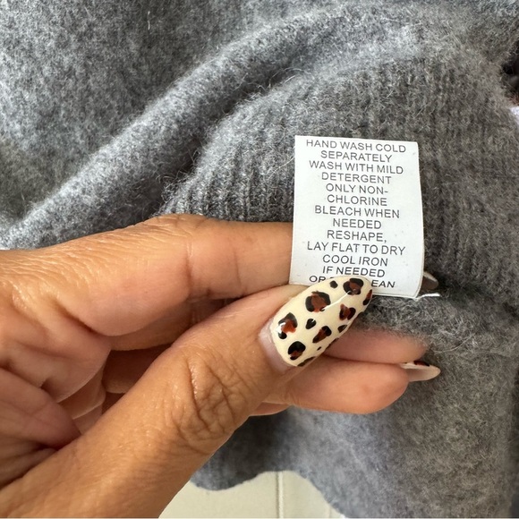 41 Hawthorne 100% Cashmere V Neck Sweater Size M Gray Long Sleeve Work Office - Picture 5 of 6